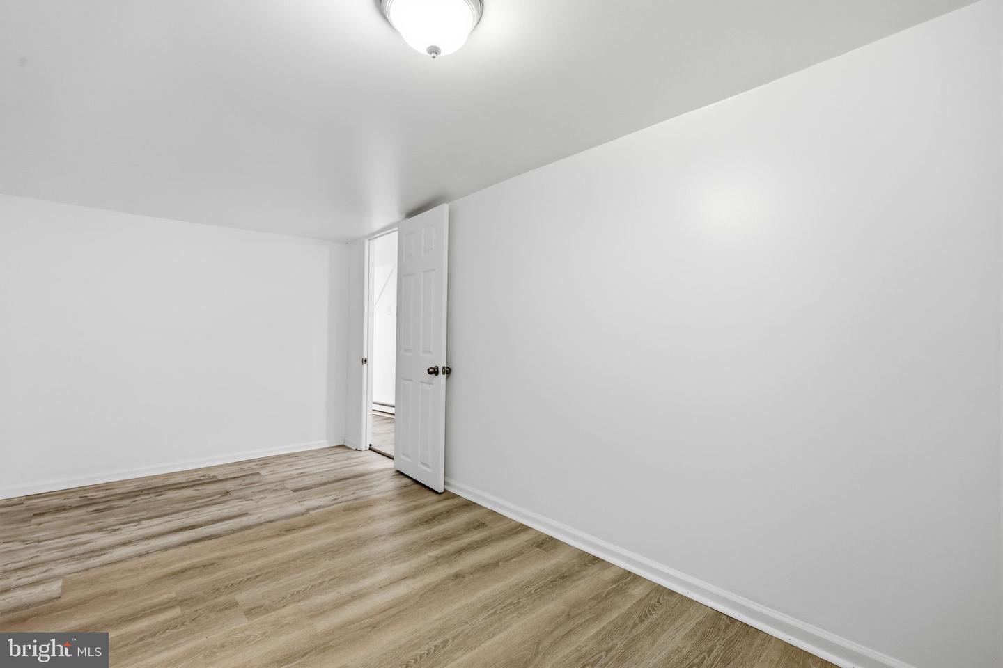 140 W Ashdale St Property Photo 17