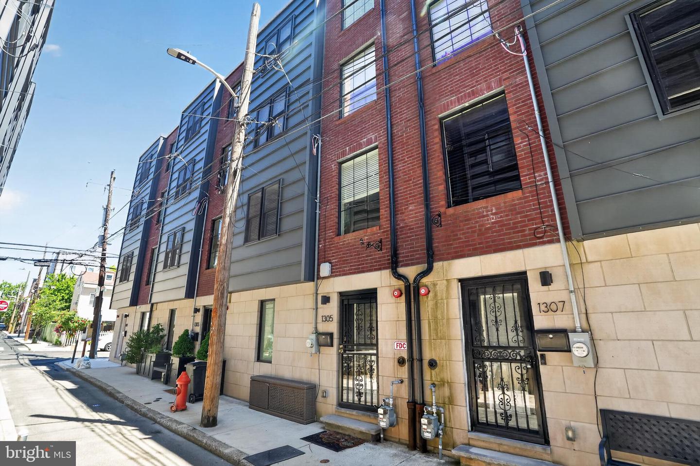 1305 S Hancock St Property Photo 4