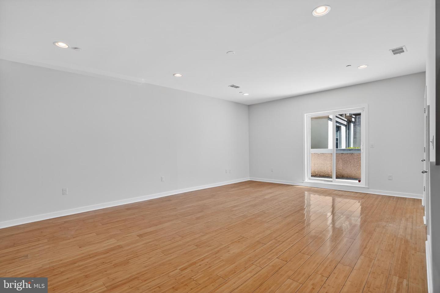 1305 S Hancock St Property Photo 7
