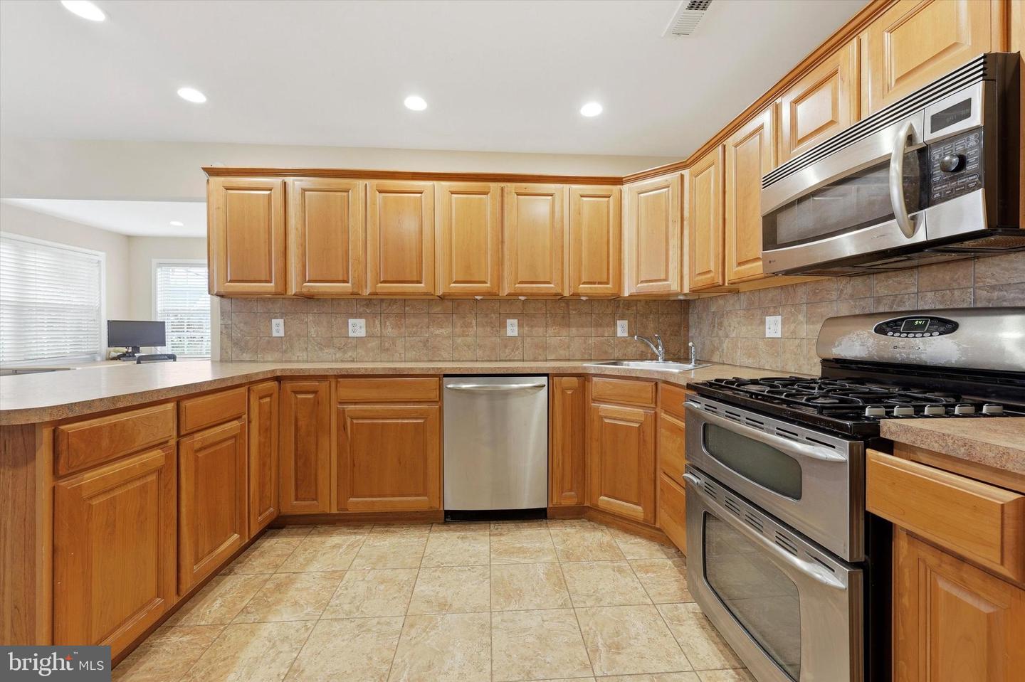 9342 Campus Ln Property Photo 7