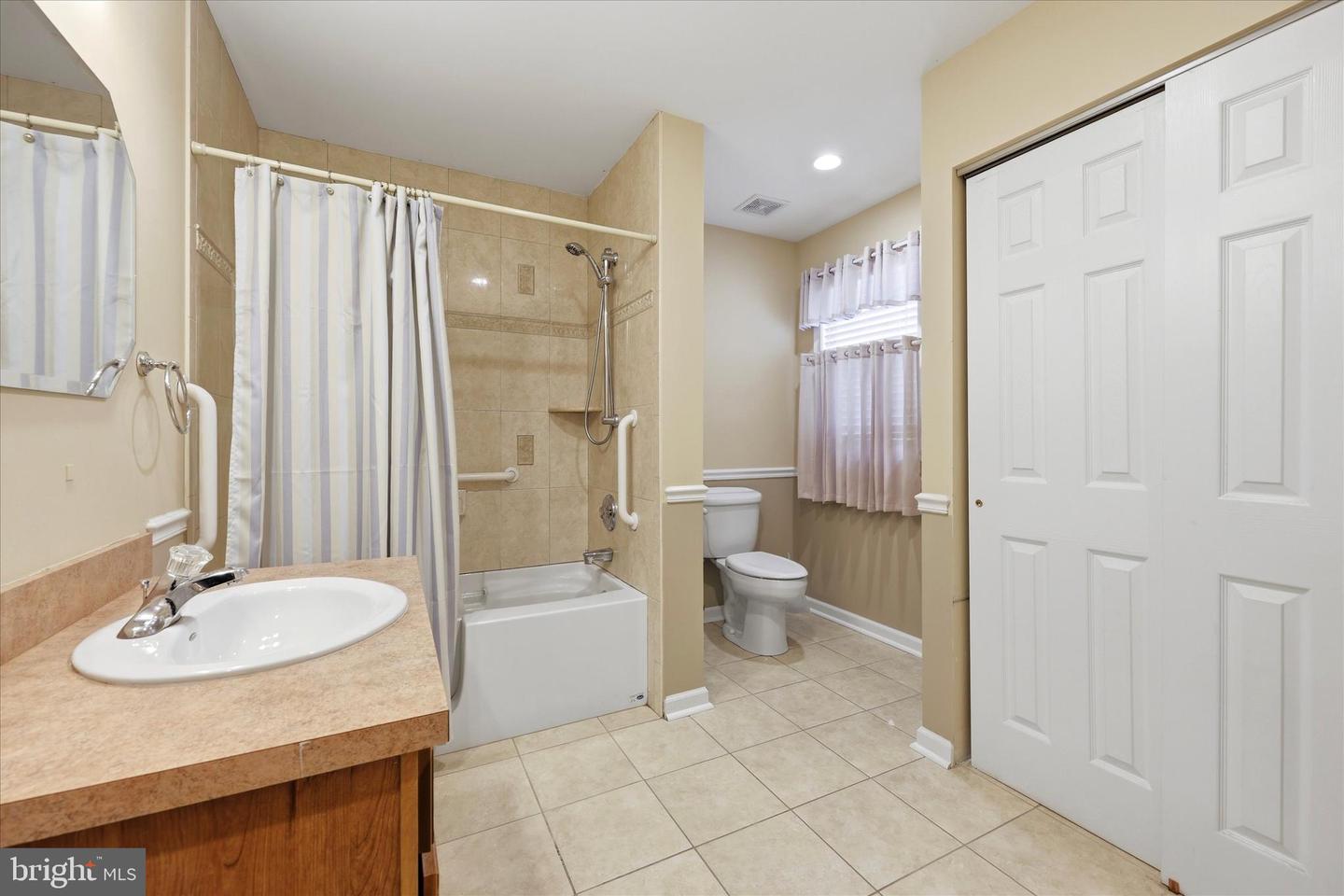 9342 Campus Ln Property Photo 13