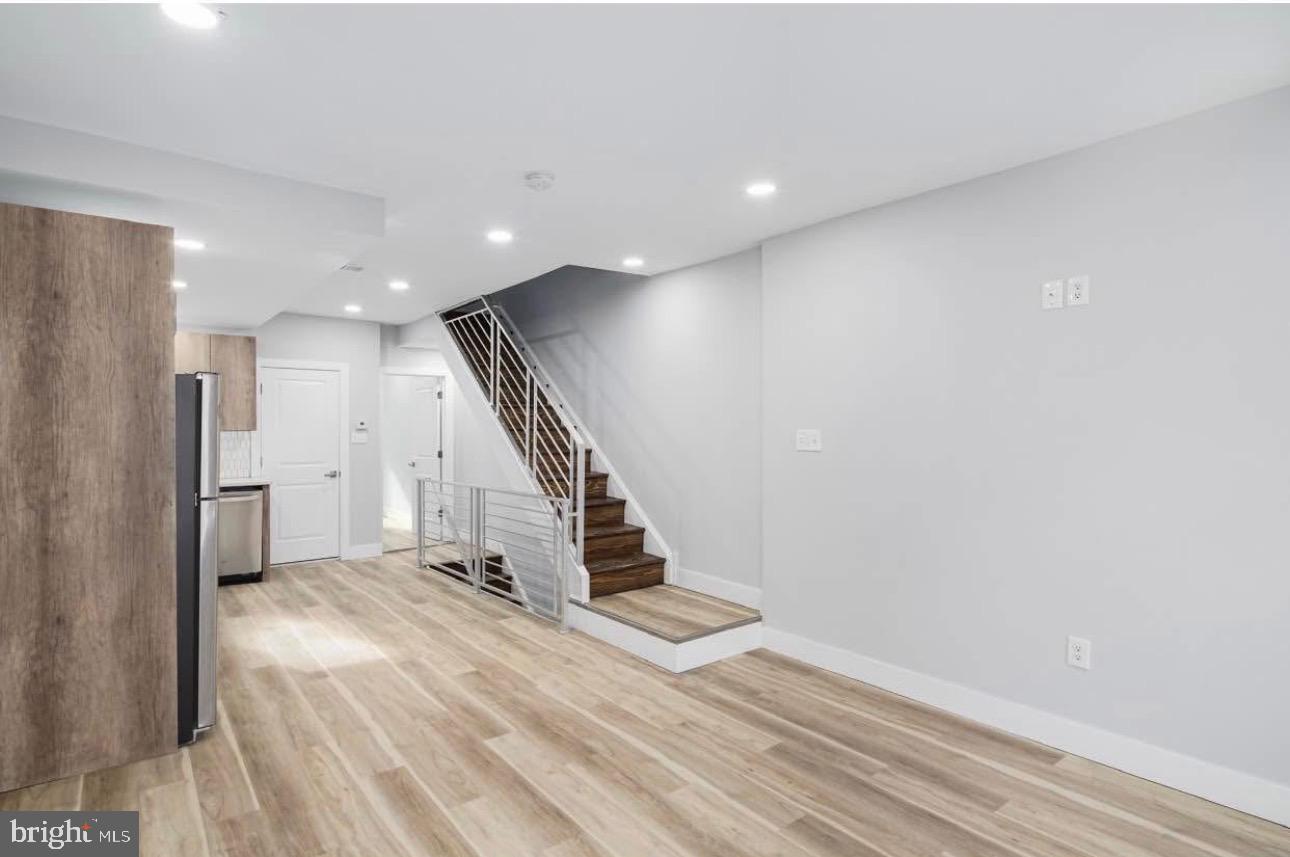 23 E Silver St Property Photo 2