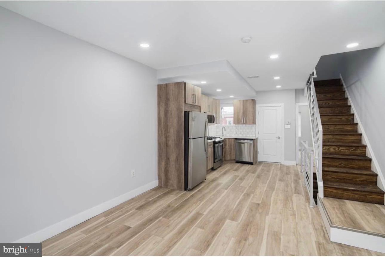 23 E Silver St Property Photo 7
