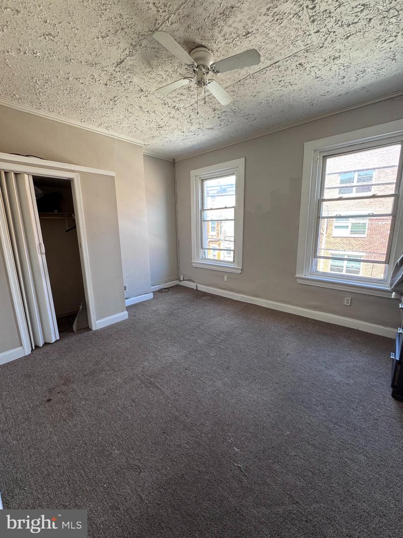2010 W Oxford St Property Photo 12