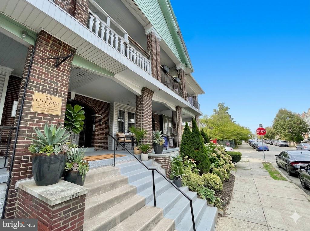 4640 SANSOM ST Property Photo 1