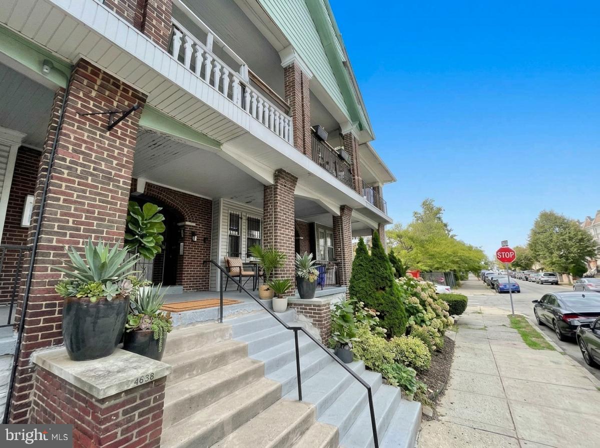 4640 SANSOM ST Property Photo 1