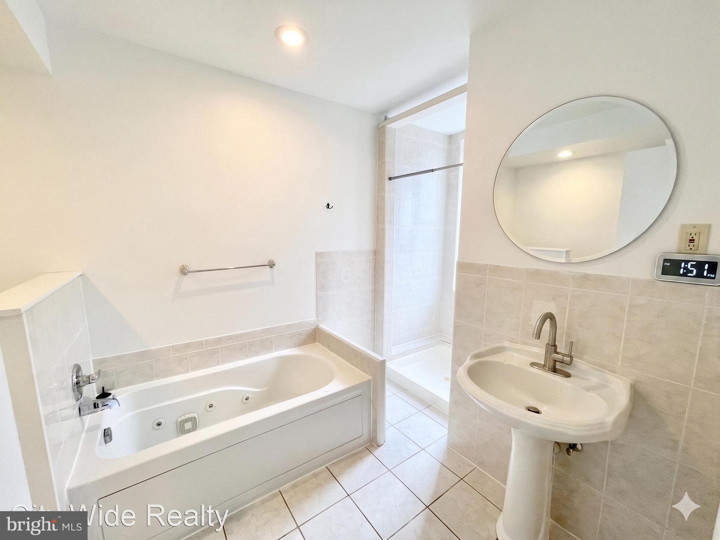 4640 Sansom St Property Photo 5