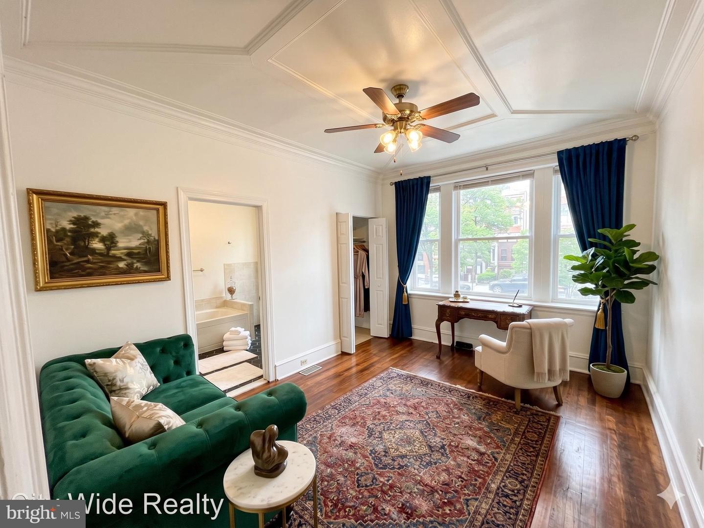 4640 Sansom St Property Photo 6