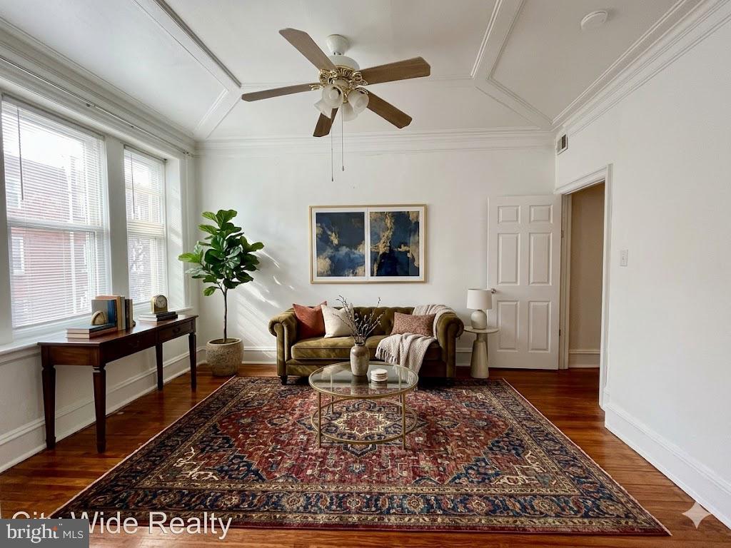4640 Sansom St Property Photo 11