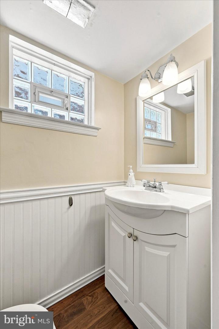 9029 Brous Ave Property Photo 2