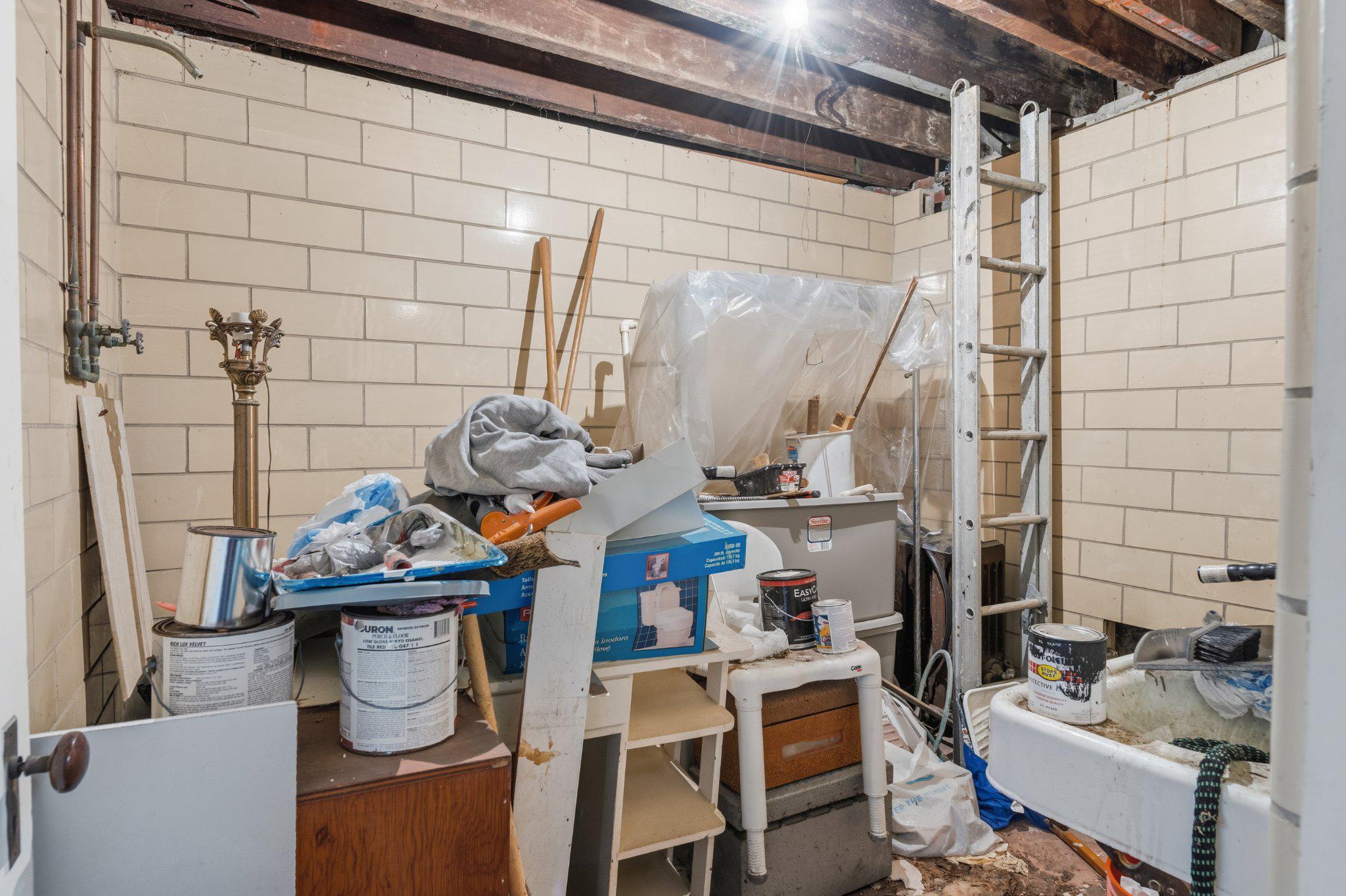 3711 Midvale Ave Property Photo 28