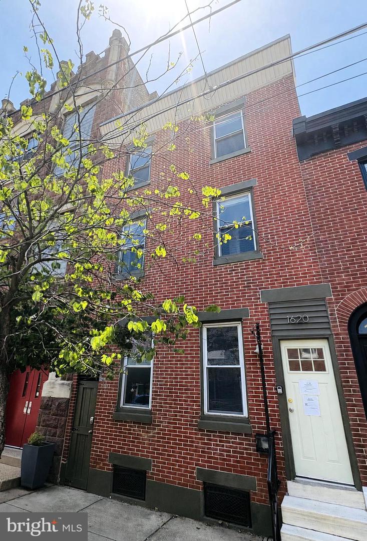 1620 E Berks St Property Photo 1