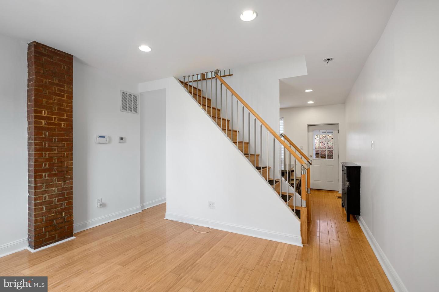 2539 Webb St Property Photo 8