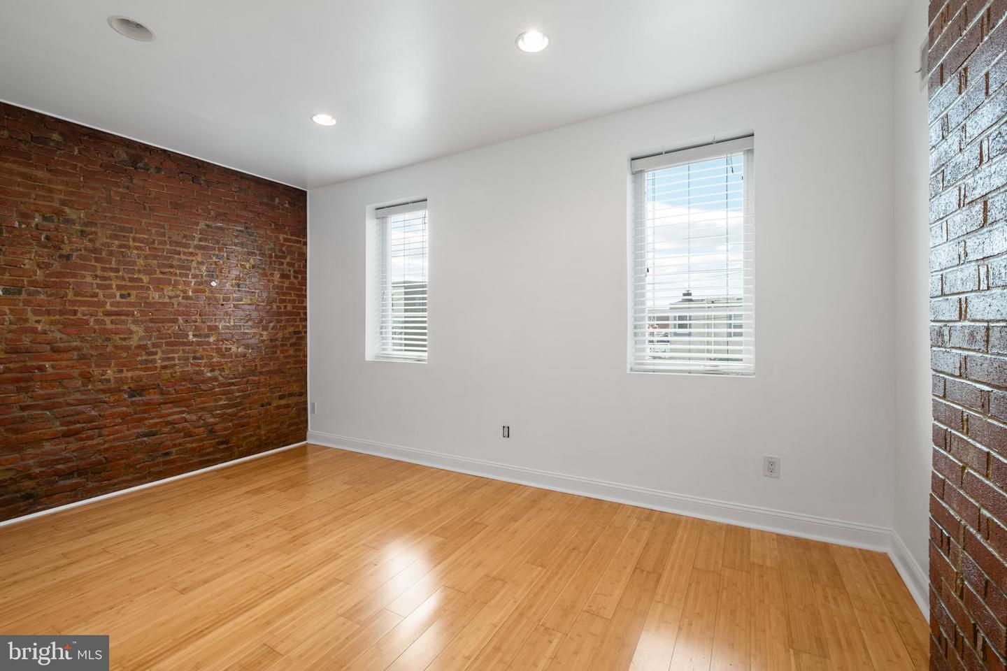 2539 Webb St Property Photo 16