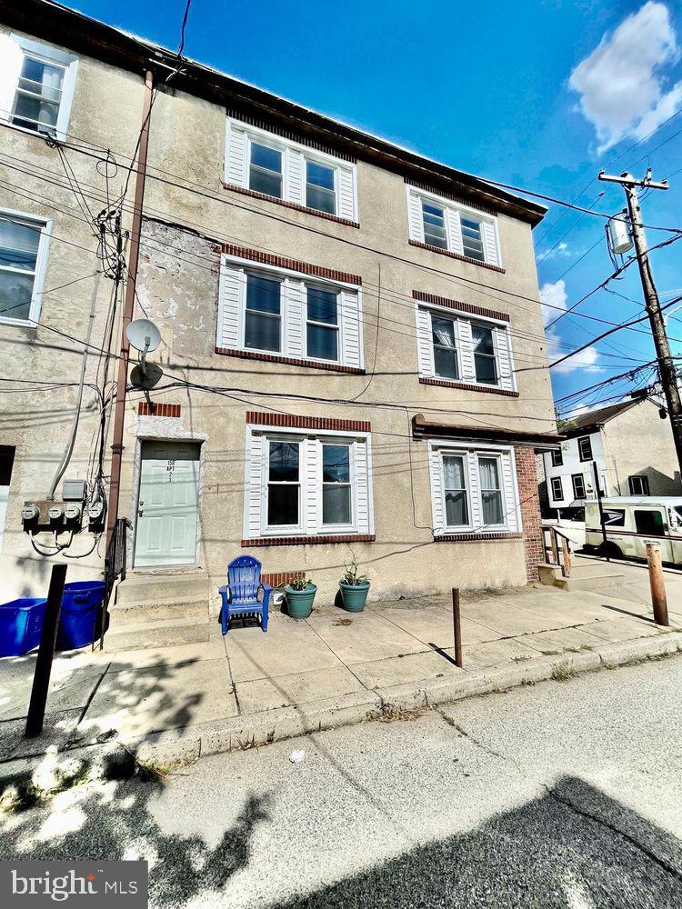 158 FOUNTAIN ST #1 Property Photo 1