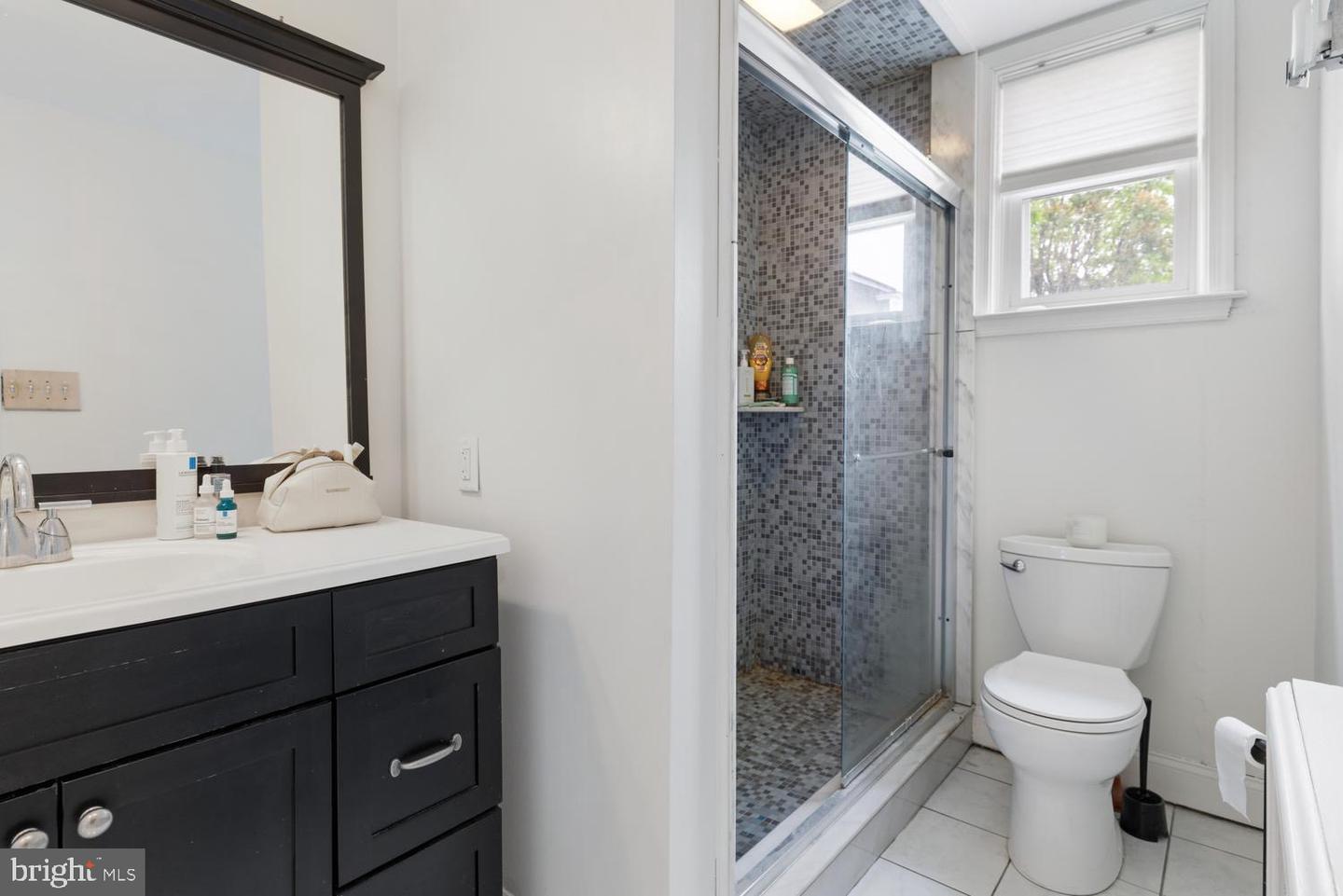 3504-08 Ainslie St Property Photo 27