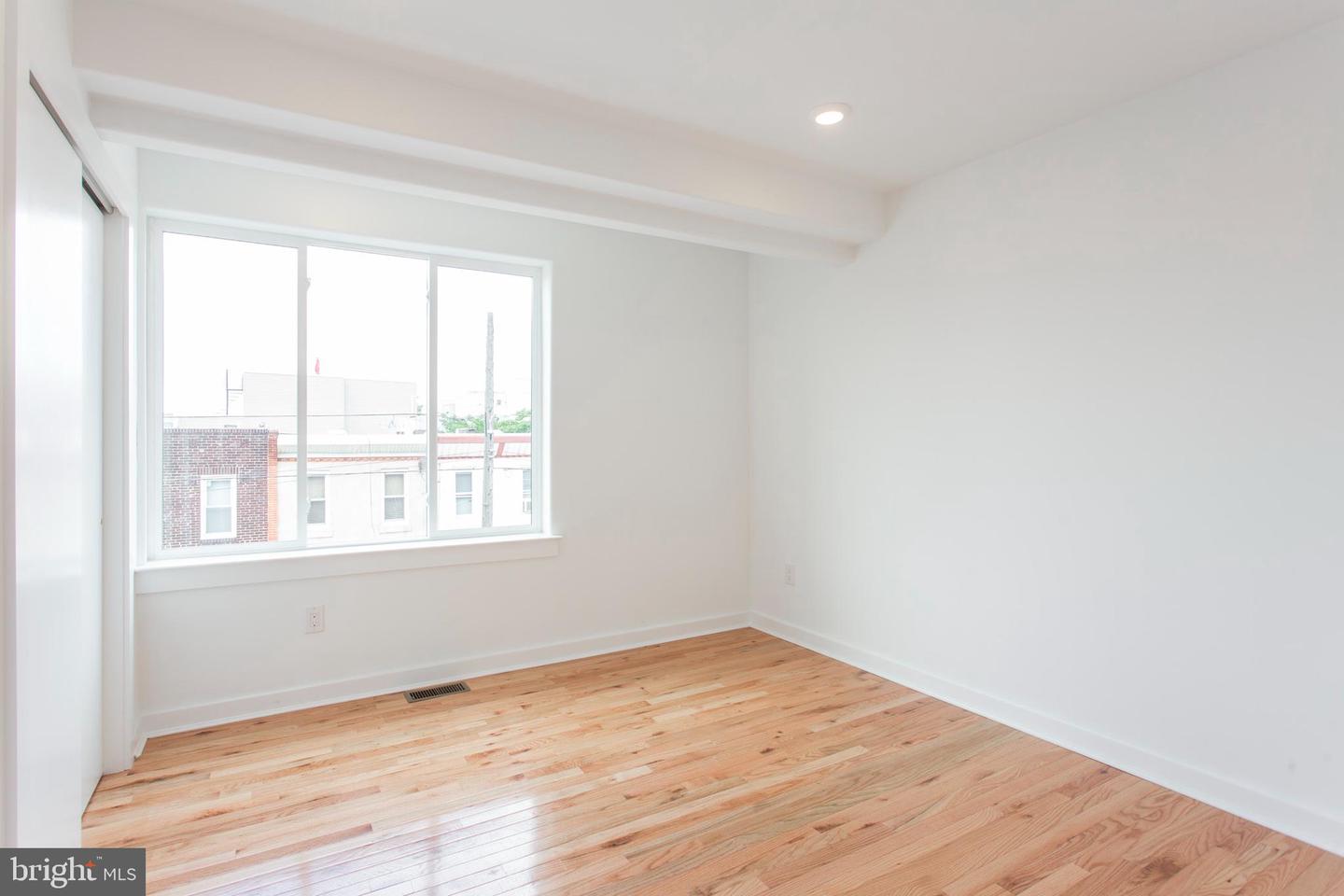 2123 Dickinson St Property Photo 14