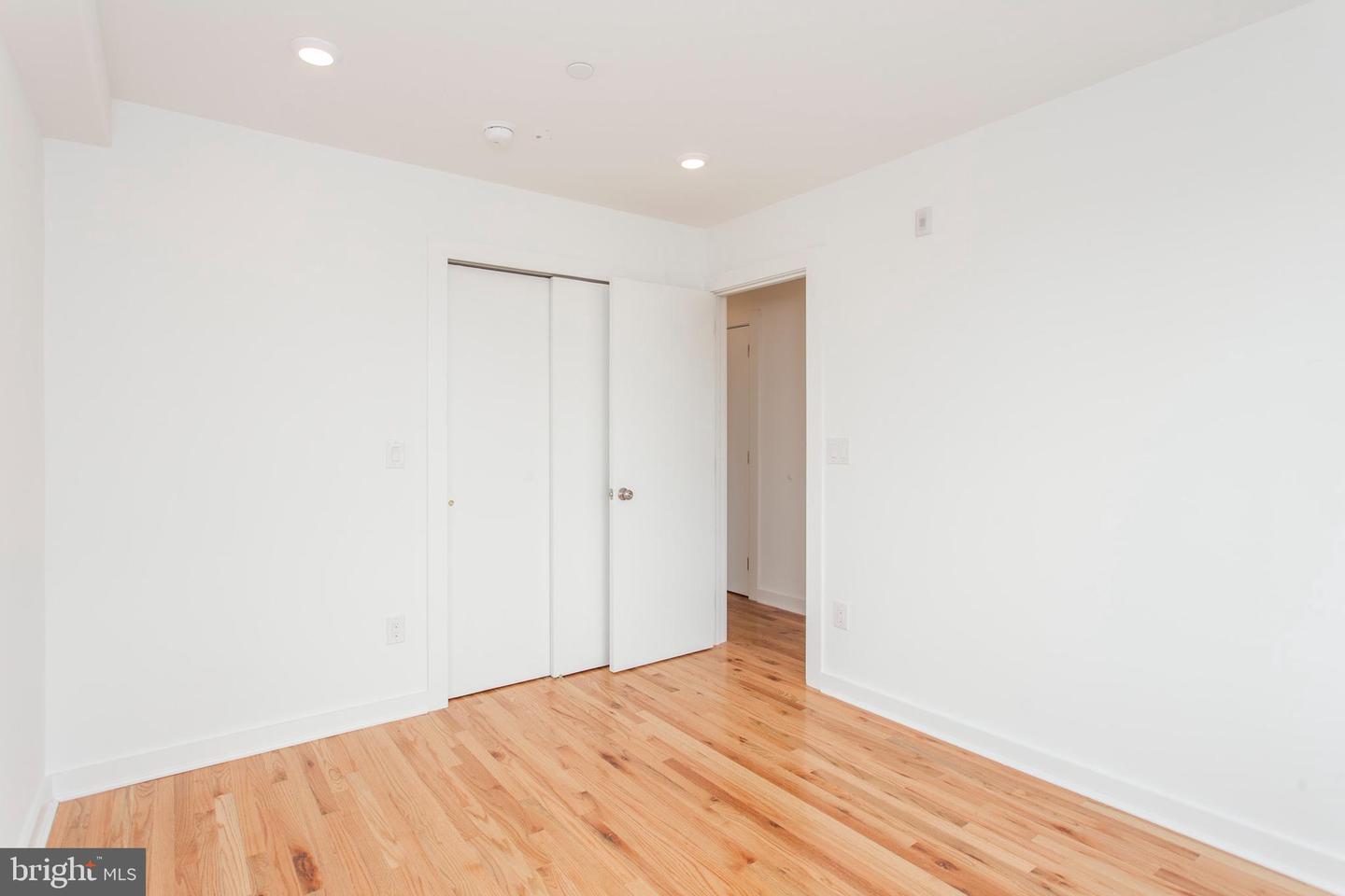 2123 Dickinson St Property Photo 17