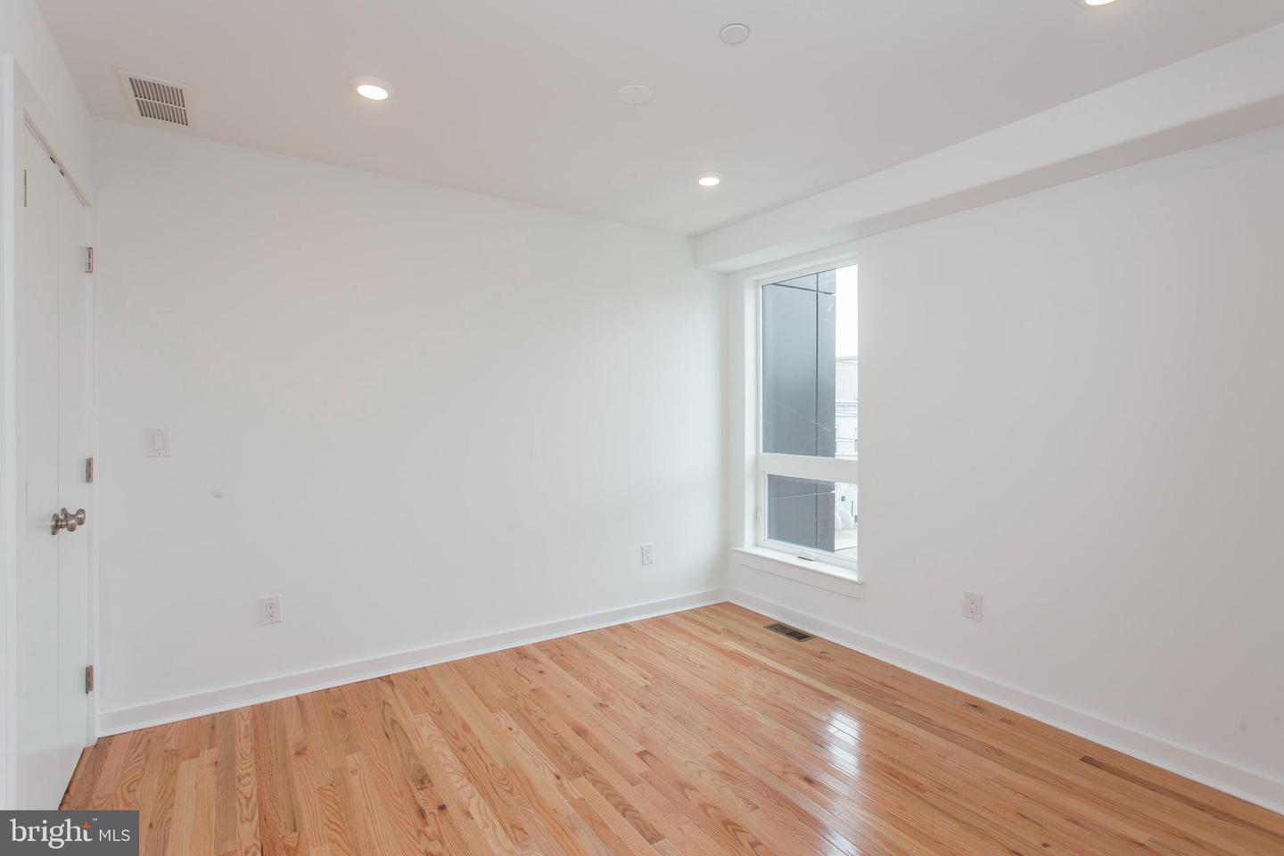 2123 Dickinson St Property Photo 39