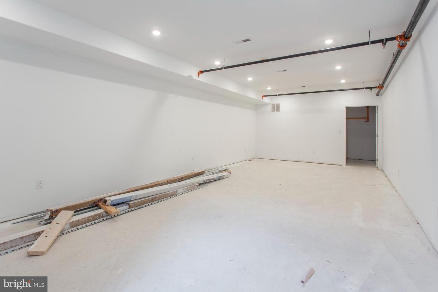2123 Dickinson St Property Photo 56