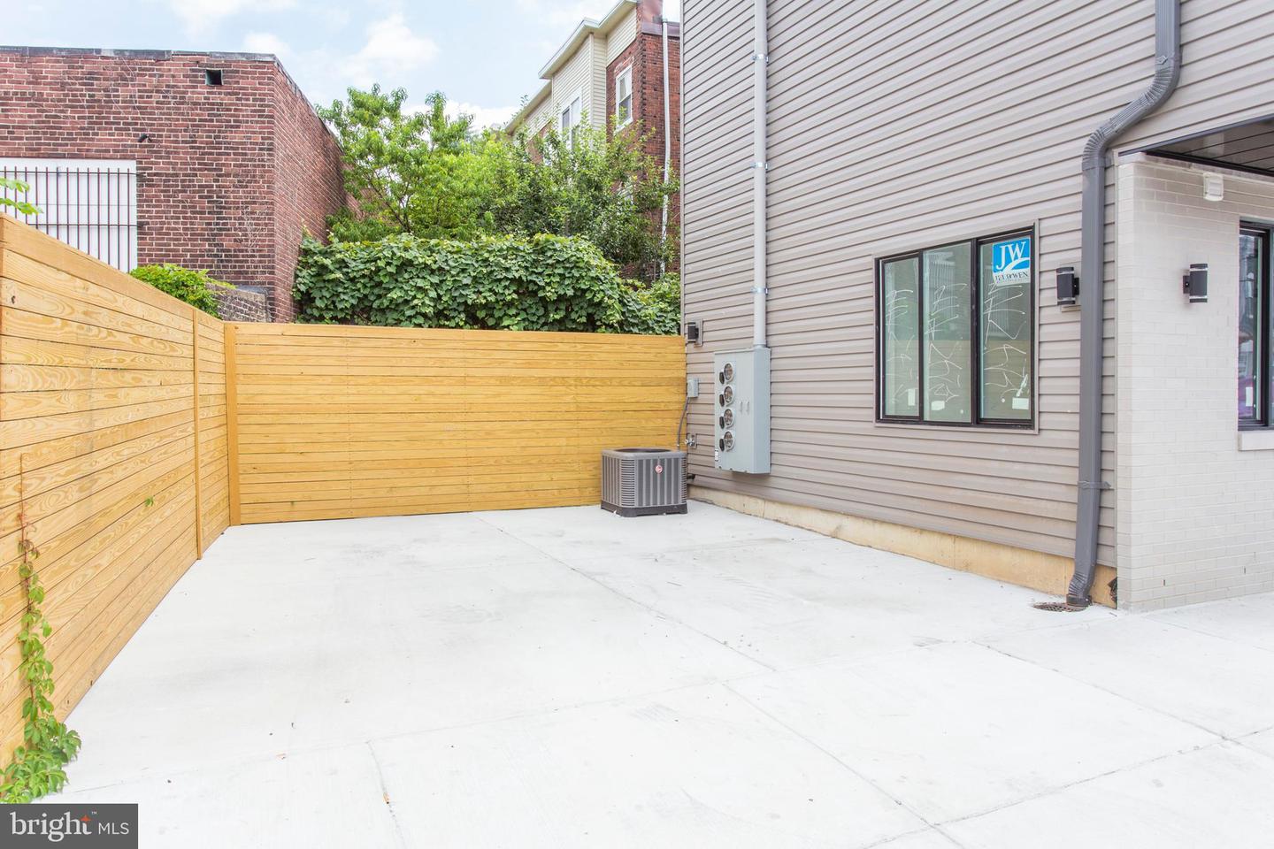 2123 Dickinson St Property Photo 59