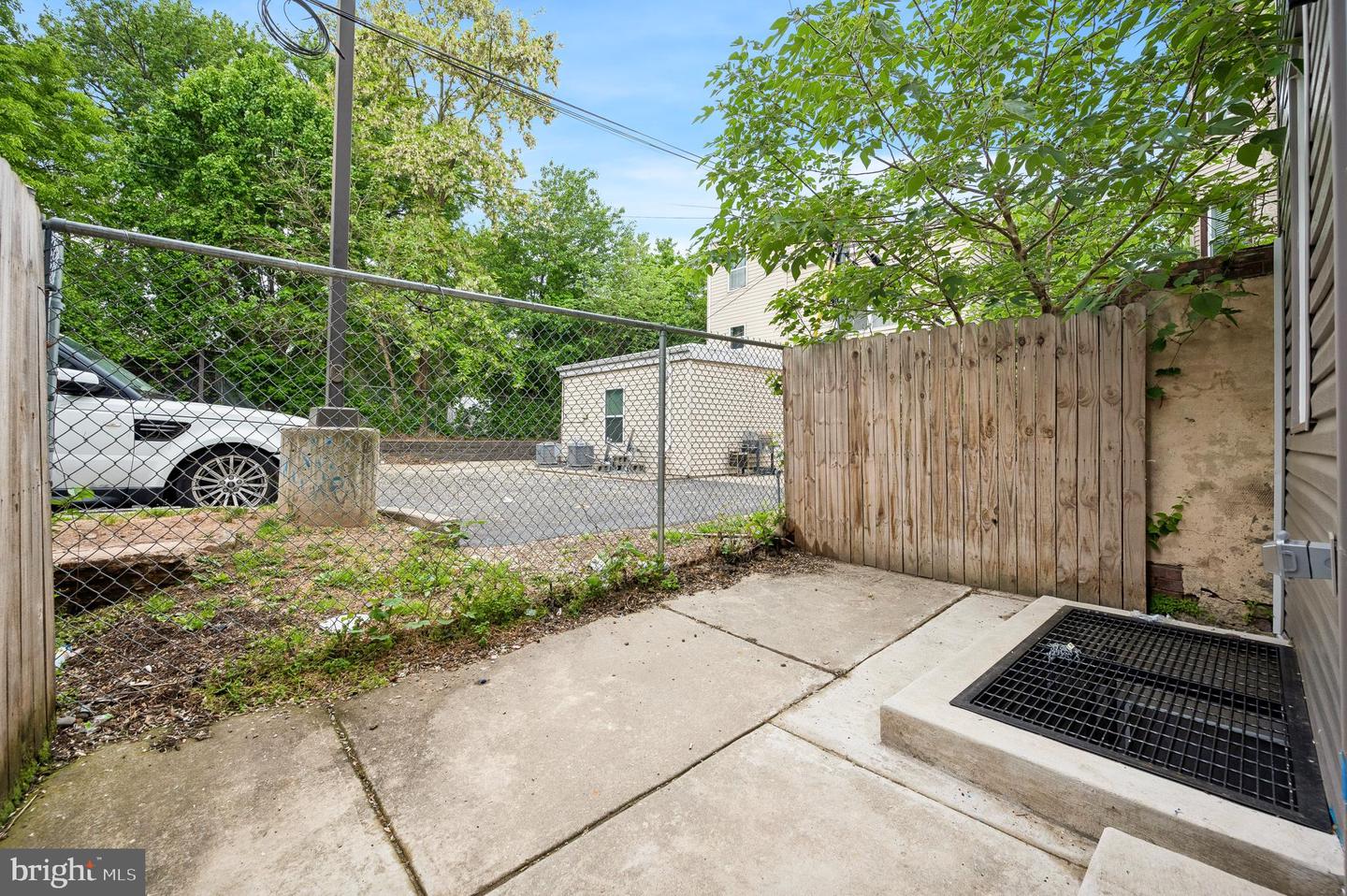 612 N 39th St Property Photo 17