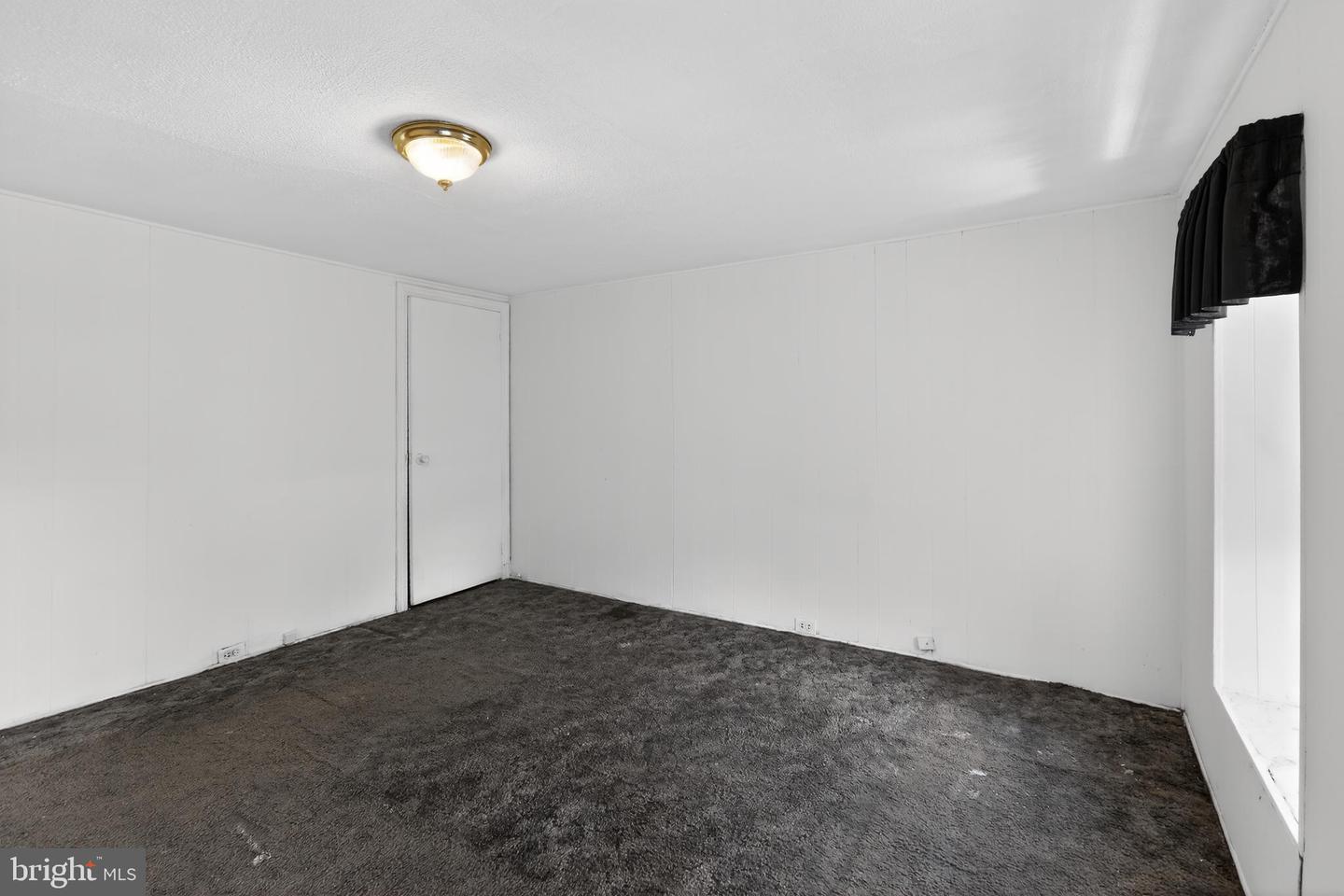 5542 Morris St Property Photo 6