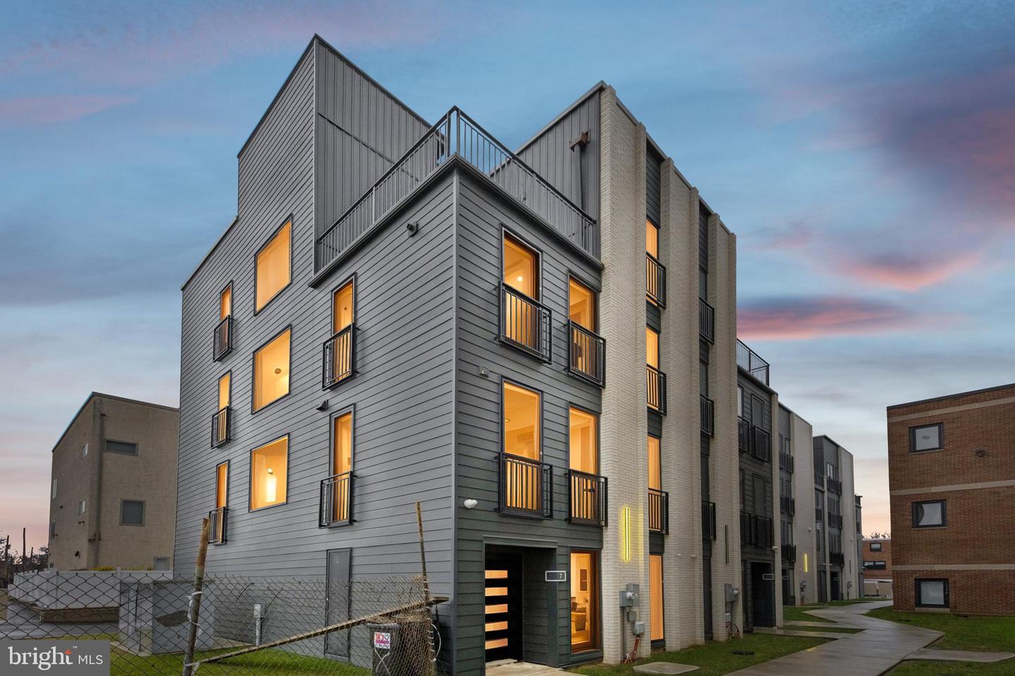 1843 Hartranft St #1 - #6 Property Photo 2