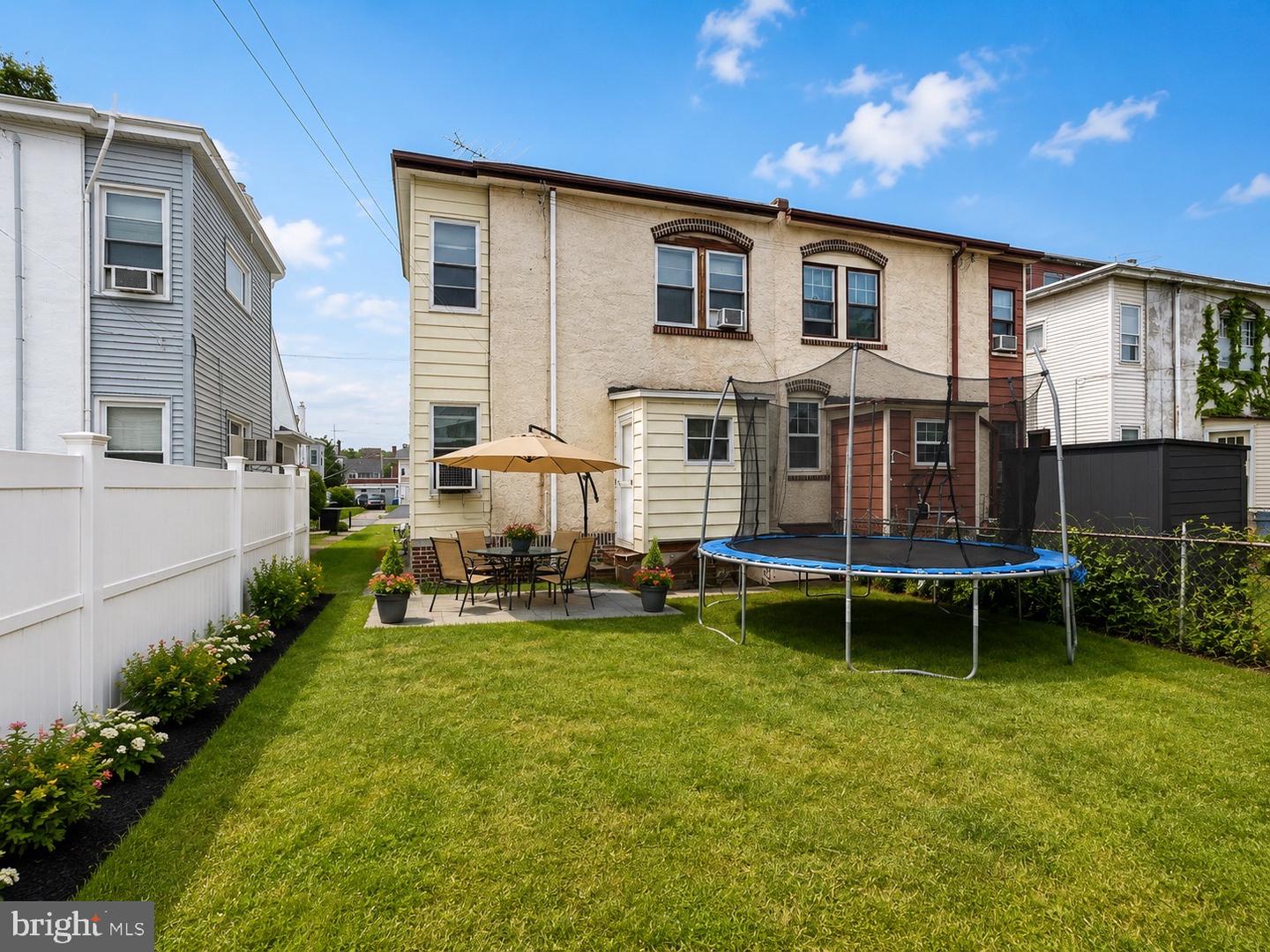 1112 Allengrove St Property Photo 17
