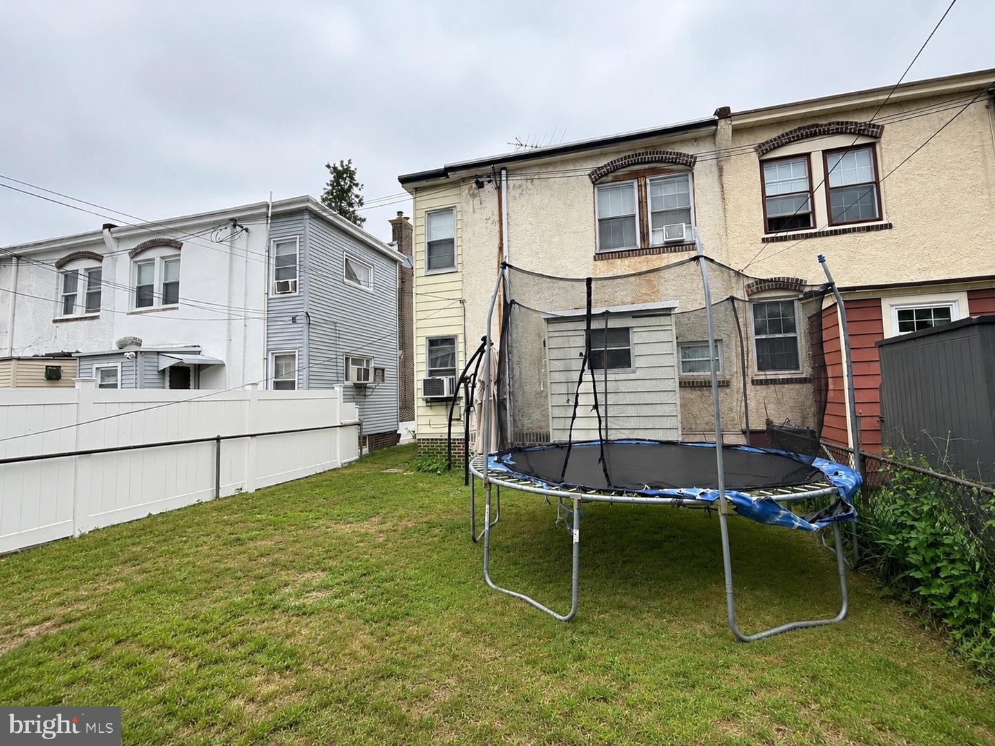 1112 Allengrove St Property Photo 18