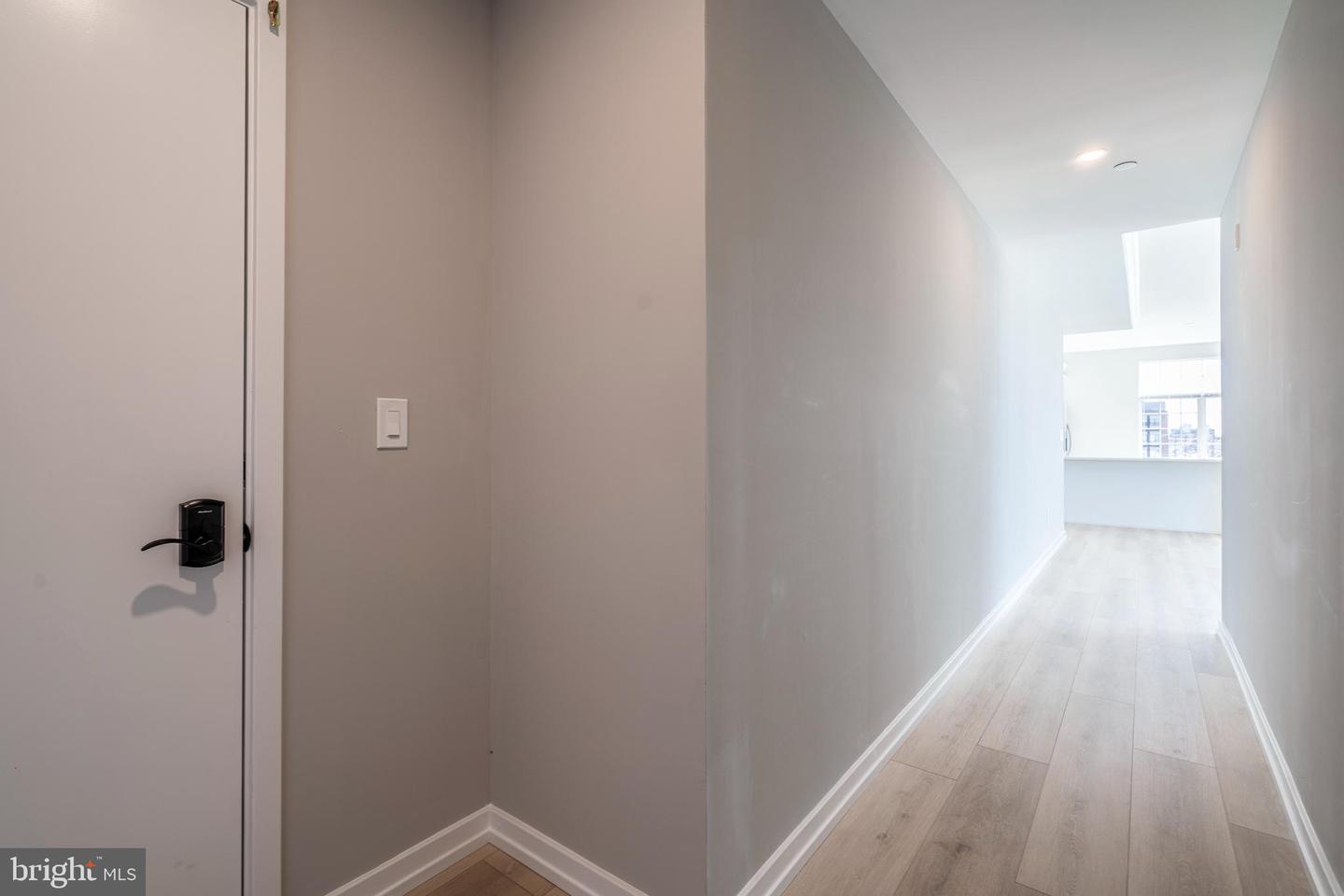 2401 Washington Ave #3g Property Photo 3