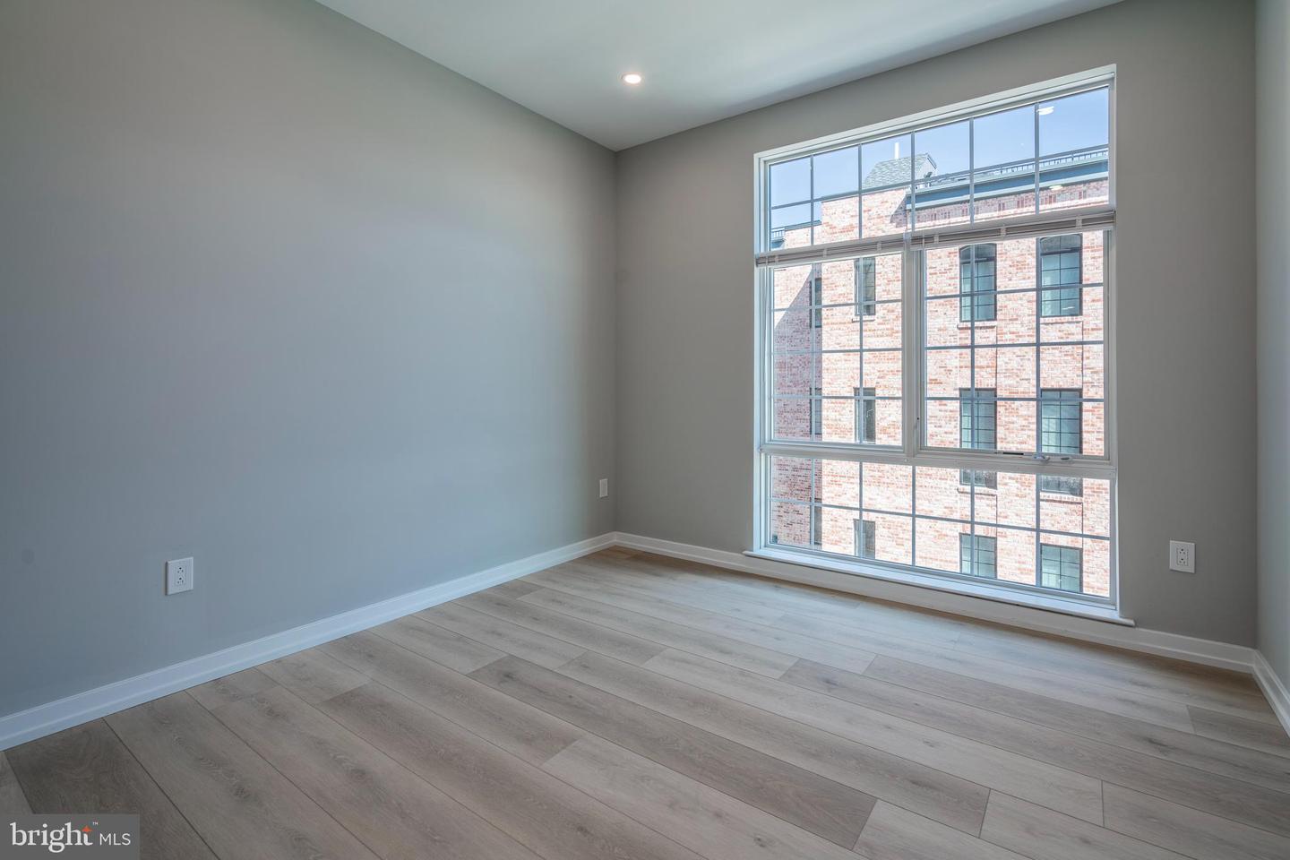 2401 Washington Ave #3g Property Photo 13