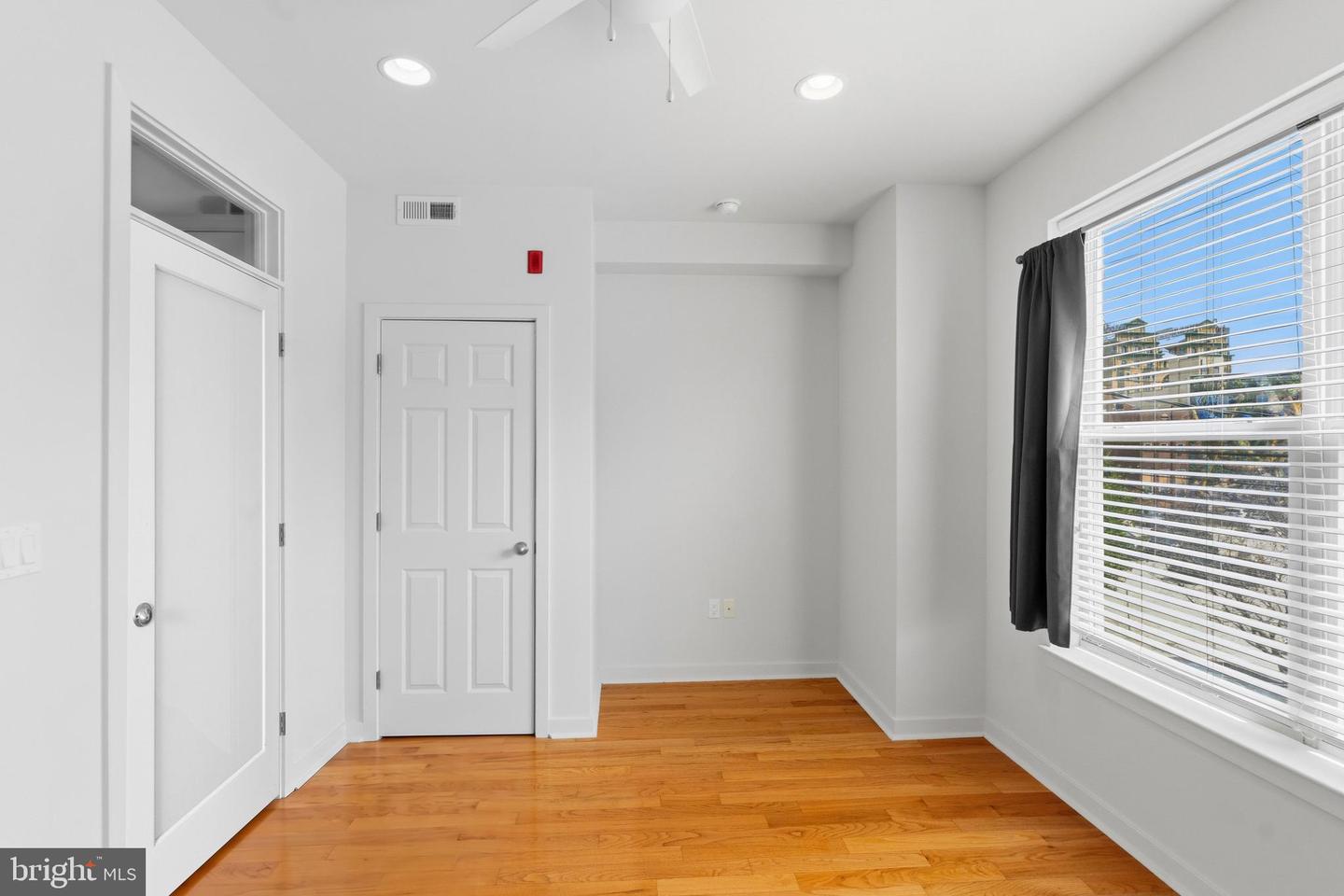 1437 Brown St #2 Property Photo 17