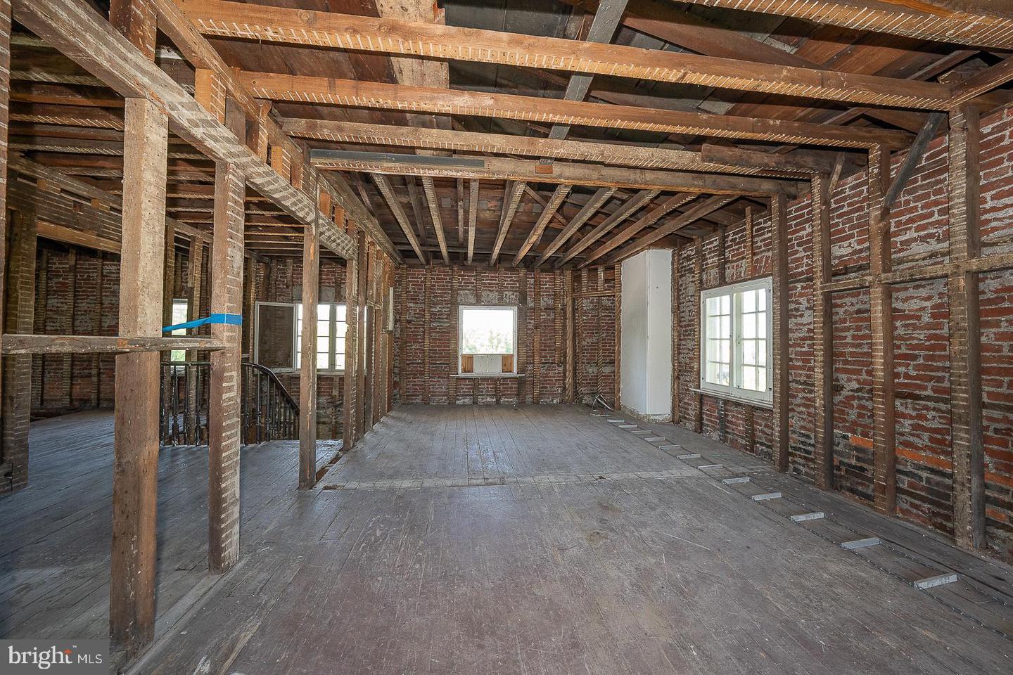 3-5 E Chestnut Hill Ave Property Photo 15