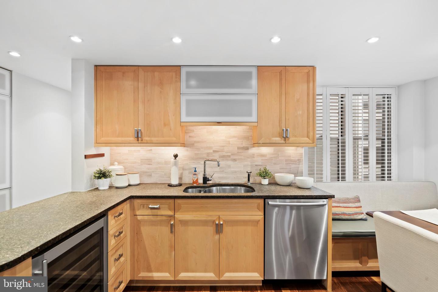 220 W Rittenhouse Sq #18a Property Photo 5