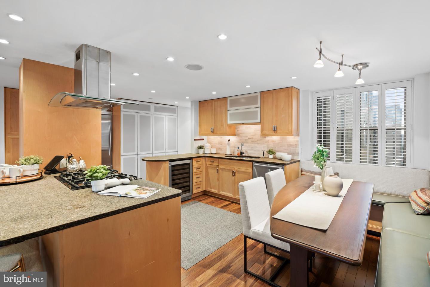 220 W Rittenhouse Sq #18a Property Photo 6