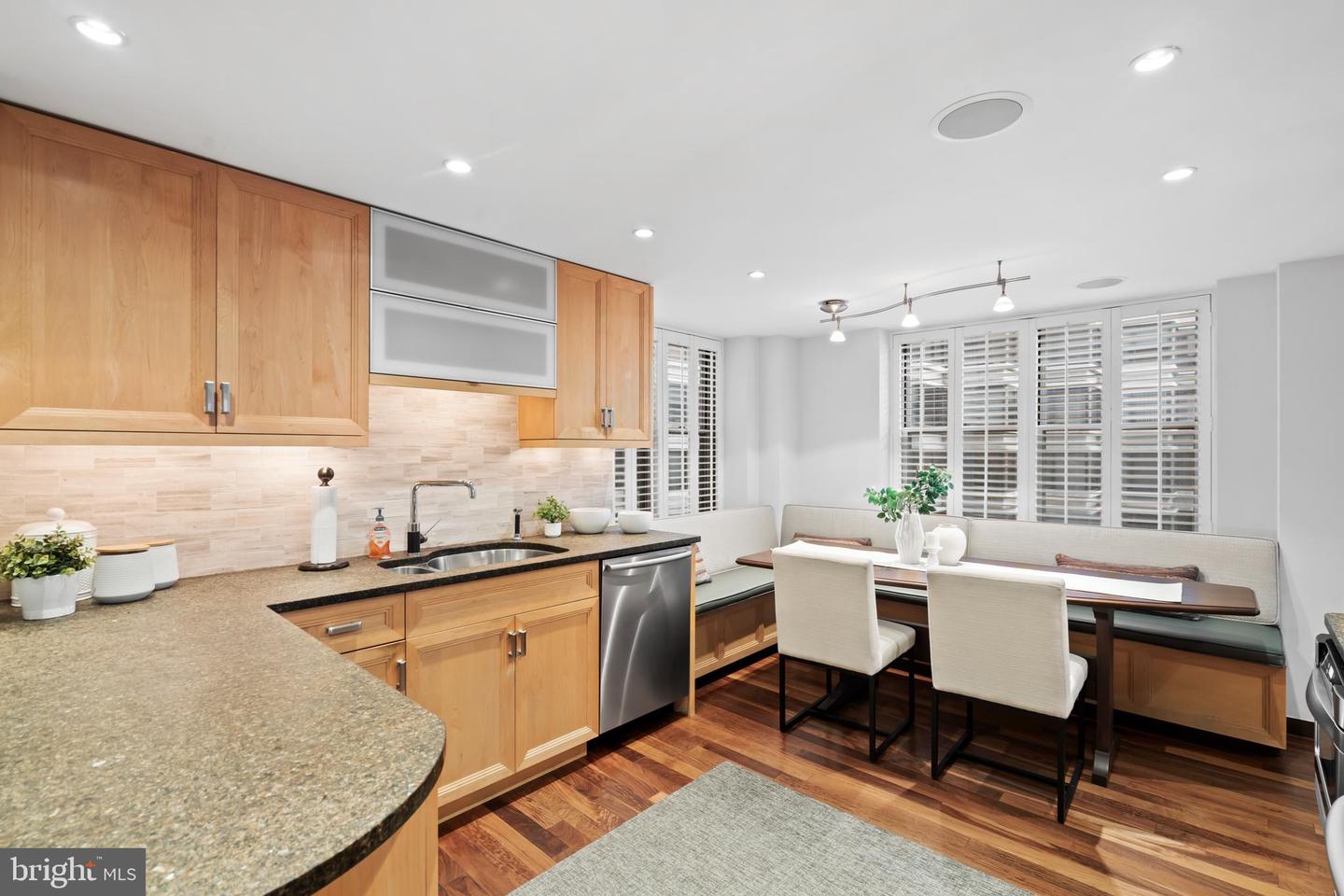 220 W Rittenhouse Sq #18a Property Photo 10