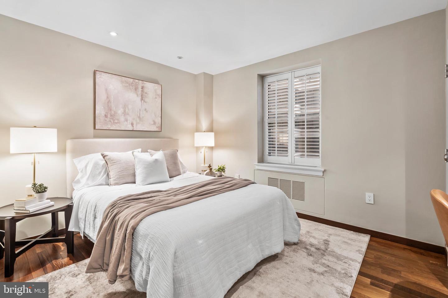 220 W Rittenhouse Sq #18a Property Photo 18