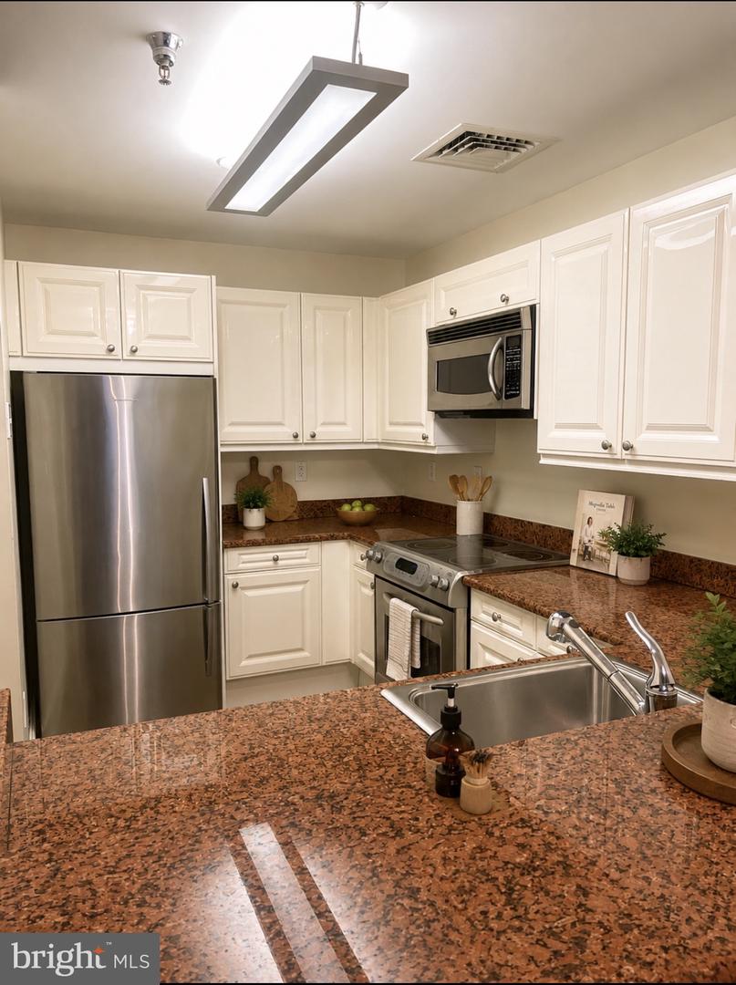 1500-00 Chestnut St #6d Property Photo 4