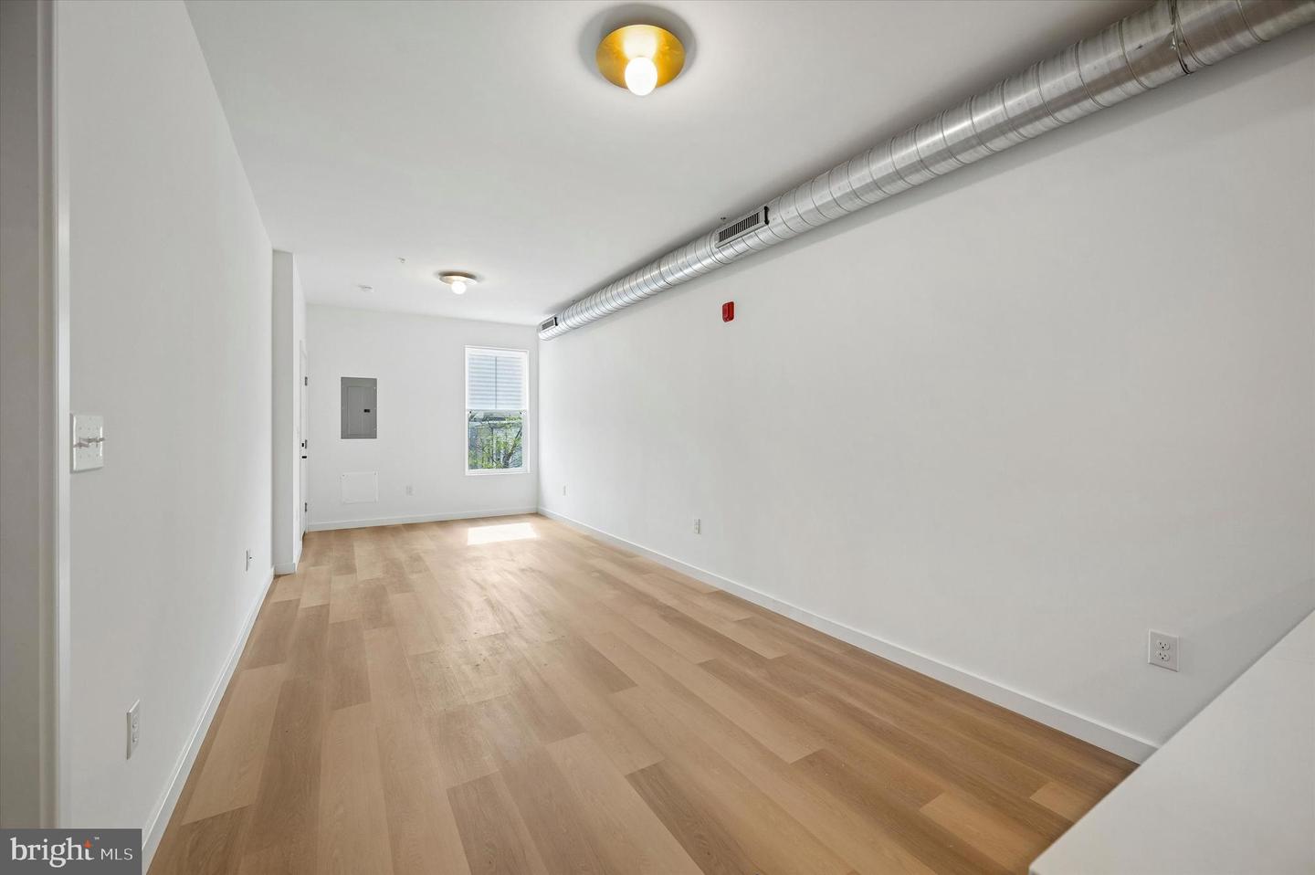 2032 E Lehigh Ave #unit 2 Property Photo 2