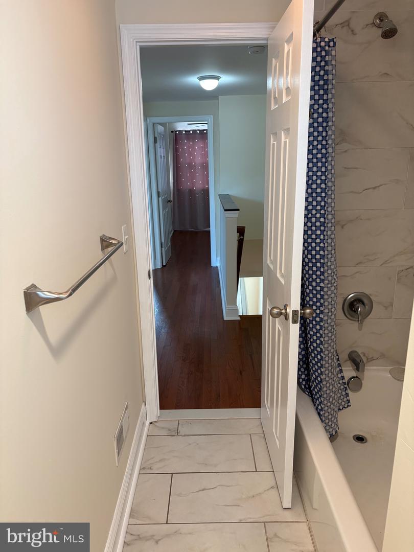 7151 Akron St Property Photo 19