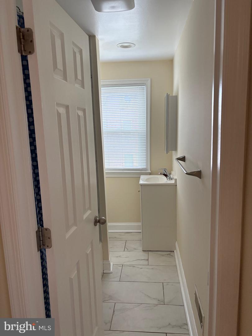 7151 Akron St Property Photo 22