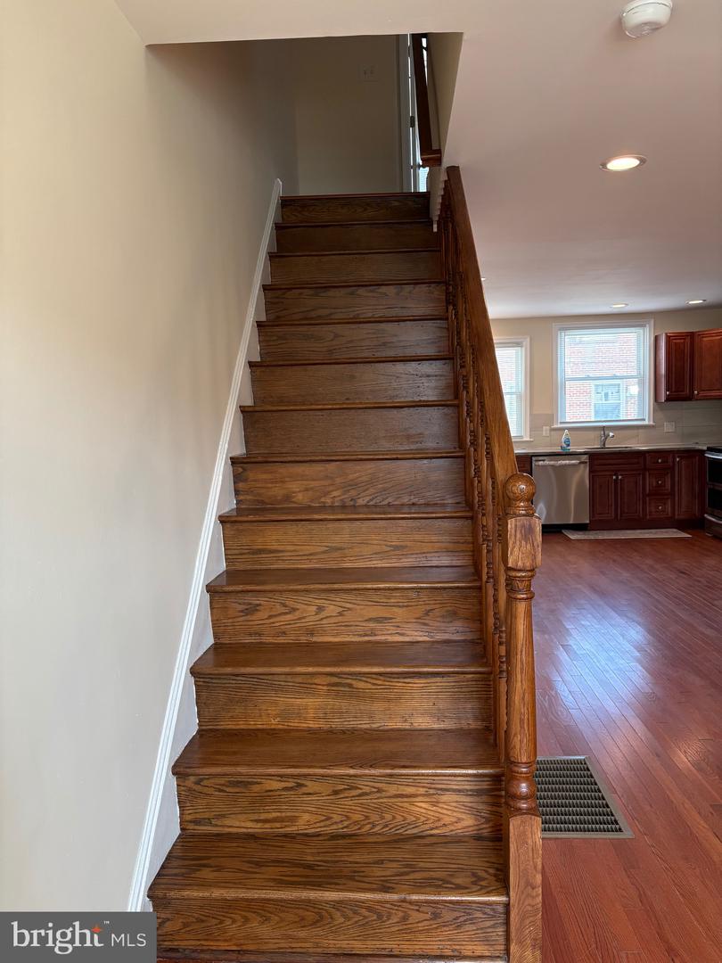 7151 Akron St Property Photo 27