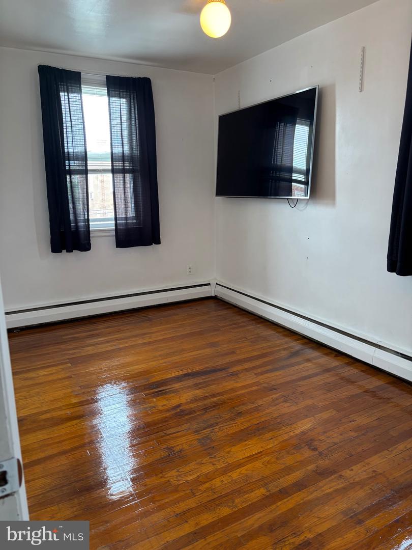 1839 Benson St Property Photo 18