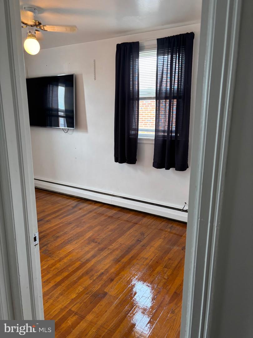 1839 Benson St Property Photo 19