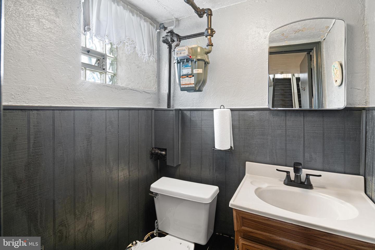 1839 Benson St Property Photo 21