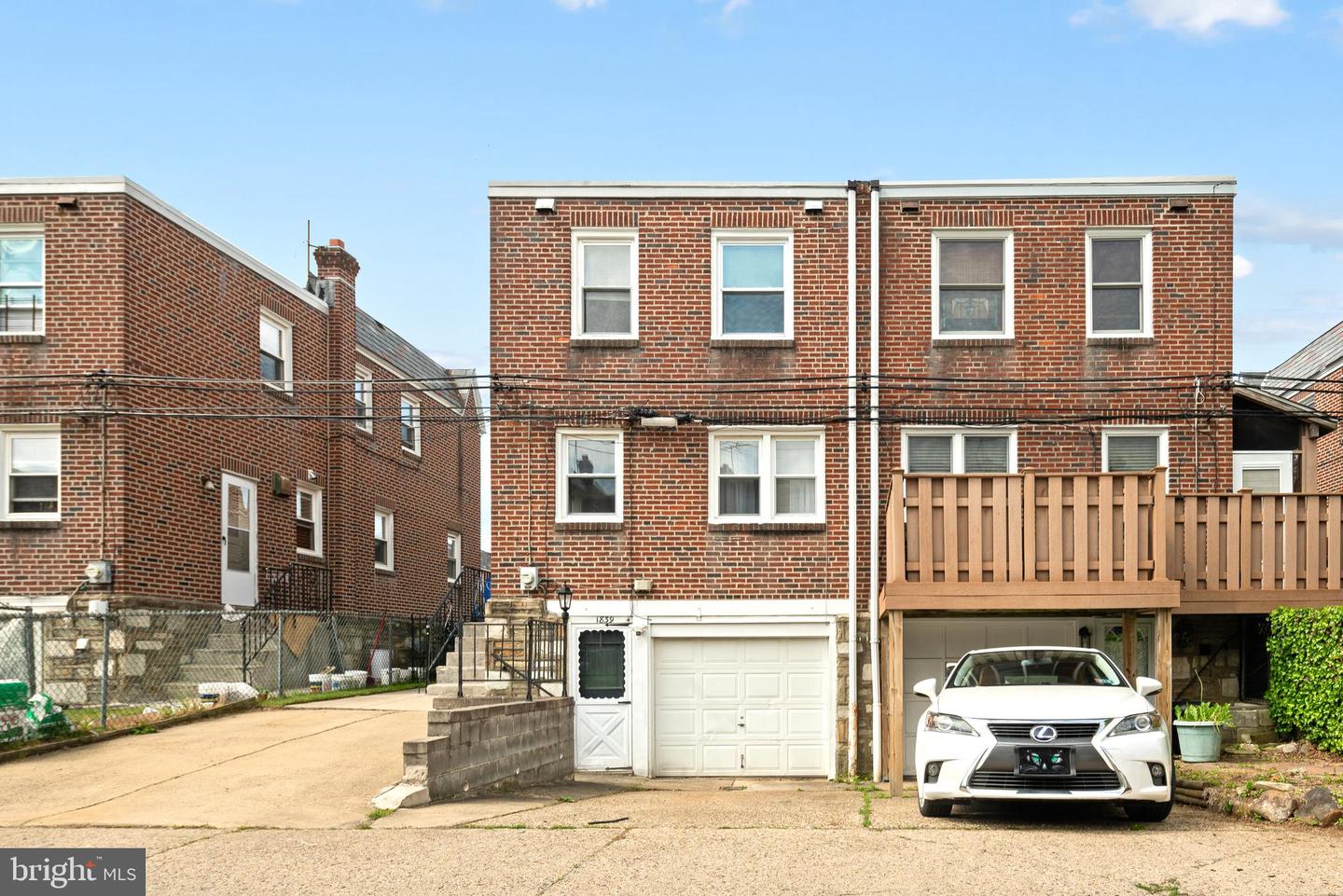 1839 Benson St Property Photo 24
