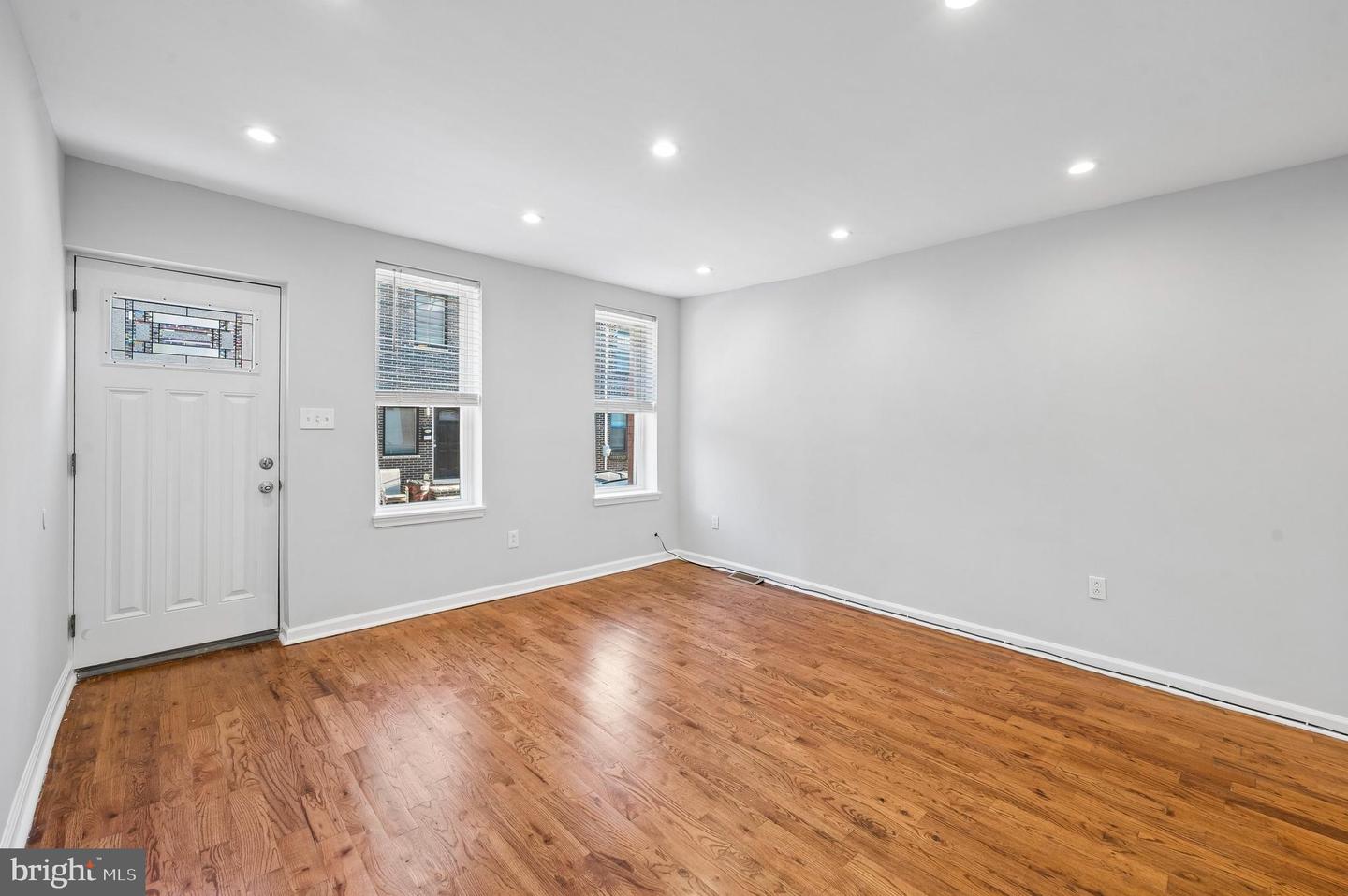 2027 Wilder St Property Photo 4