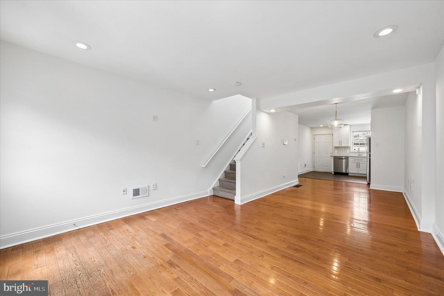 2211 Kimball St Property Photo 2