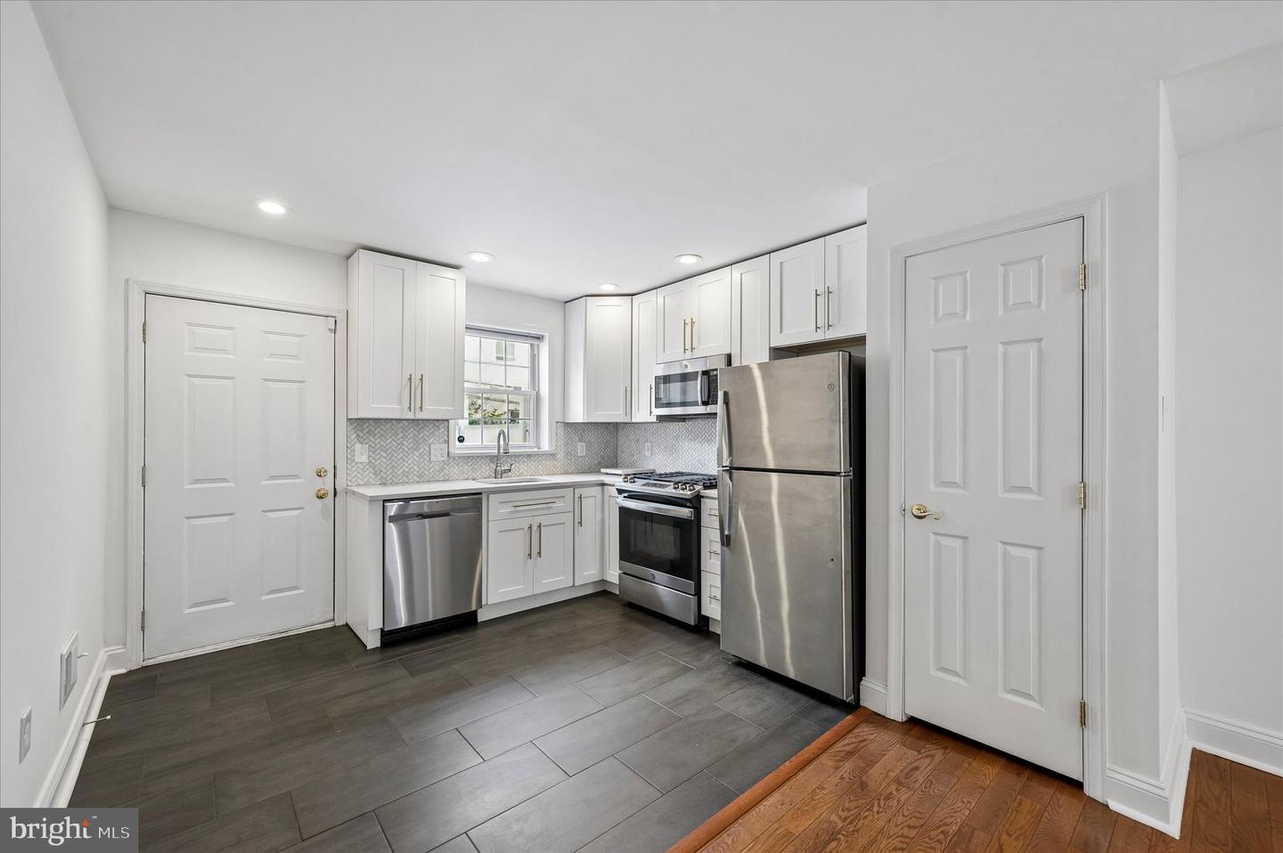 2211 Kimball St Property Photo 5